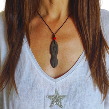 Charger l'image dans la galerie, Colgante diosa NEGRA