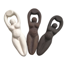 Load image into Gallery viewer, Colgante diosa HÉCATE