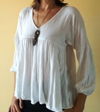 Load image into Gallery viewer, Colgante diosa HÉCATE