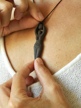 Load image into Gallery viewer, Colgante diosa AFRODITA