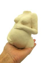 Cargar imagen en el visor de la galería, Escultura diosa embarazada ABRAZO