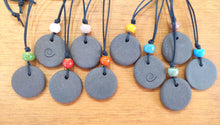 Cargar imagen en el visor de la galería, Collares Luna
