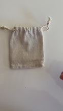Cargar y reproducir el video en el visor de la galería, Colgante LITTLE GODDESS Plata

