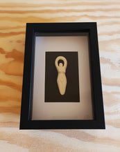 Lade das Bild in den Galerie-Viewer, Diosa enmarcada pequeña
