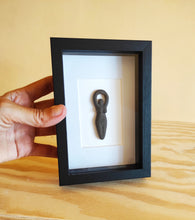 Lade das Bild in den Galerie-Viewer, Diosa enmarcada pequeña
