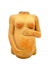Charger l&#39;image dans la galerie, Escultura diosa embarazada ABRAZO
