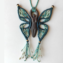 Cargar imagen en el visor de la galería, Colgante Diosa Mariposa
